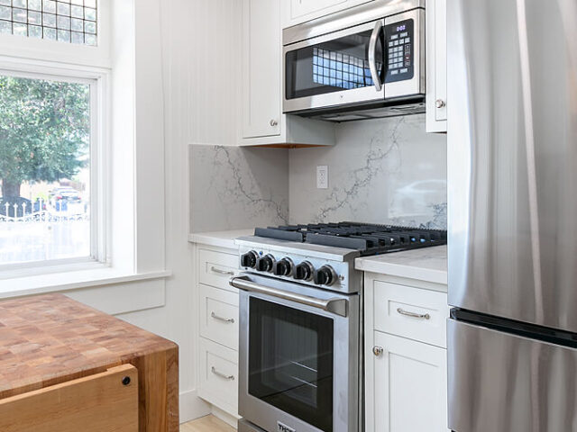 Ave 66 Kitchen