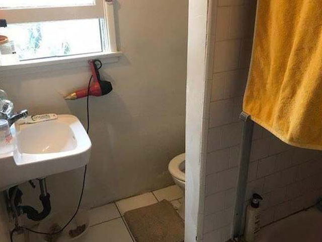 Lincoln Bathroom Before