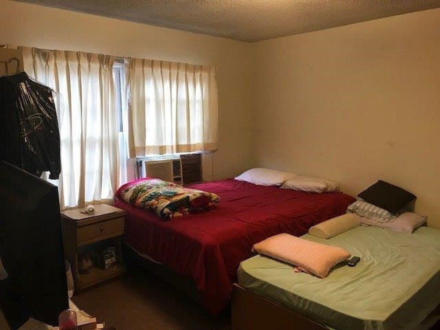 5109 Lincoln before bedroom