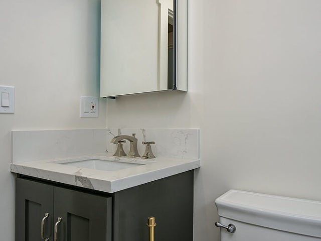 Lincoln Bathroom