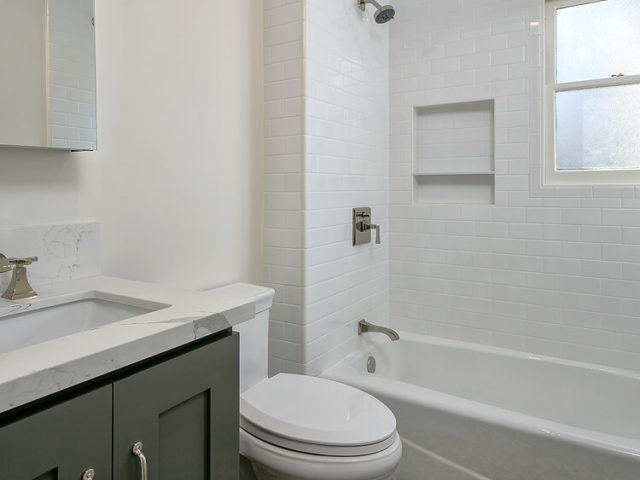 Lincoln Bathroom